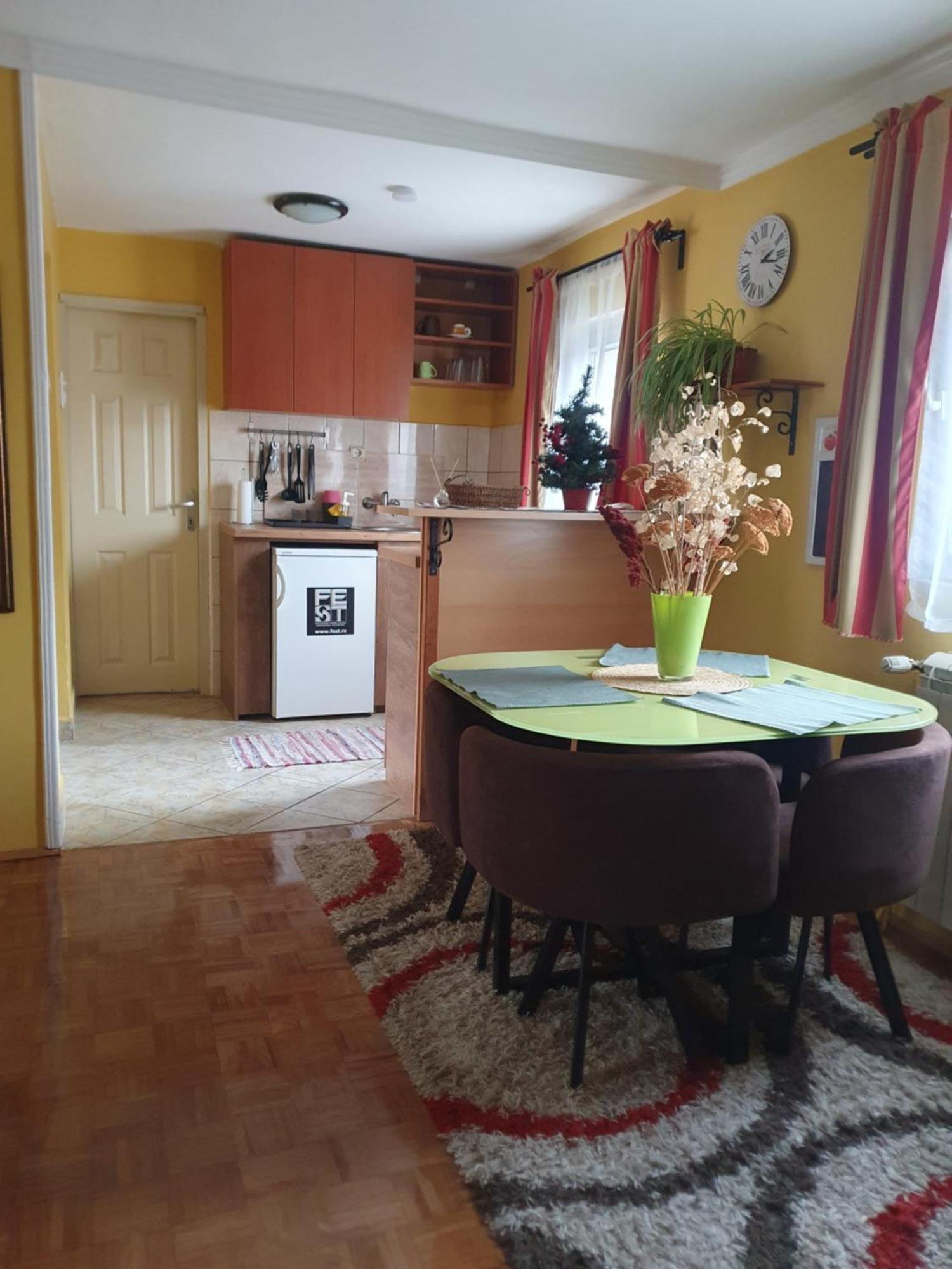 Natura Apartment Belgrad Exteriör bild